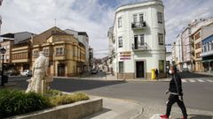 Monumento a los ferroviarios en el barrio monfortino de la Estaci�n