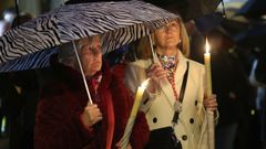 La lluvia se hizo notar este martes en la Procesión del Cristo de la Paciencia, en Santiago.
