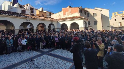 Minuto de silencio en Jeric� por la ni�a fallecida en un hospital tras no ser atendida por una peritonitis.
