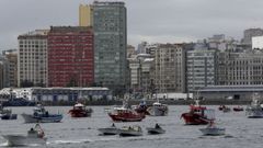 Embarcaciones profesionales de pesca, en una protesta contra el reglamento de control, en A Coru�a (foto de archivo)