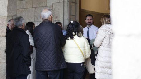Simpatizantes del PP acudieron al consistorio horas antes del pleno