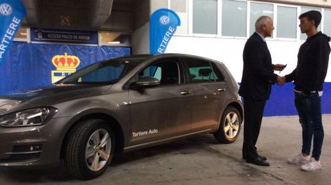 Edu Bedia recibe su coche