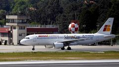 Avi�n de Iberia Express en Peinador