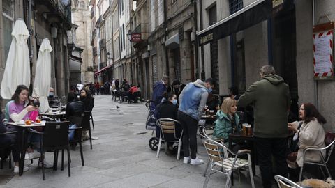 La zona de Vinos de Ourense se llen� desde la hora del verm�