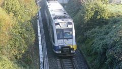 Un tren averiado en la l�nea Ferrol-Ortigueira, en una imagen de archivo