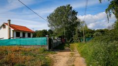 Las viviendas okupadas se ubican al final de un camino cerca de la playa de Laxe, en A Pobra do Carami�al