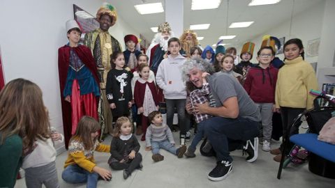 Sus majestades los Reyes Magos de Oriente visitaron la delegacin de La Voz de Galicia en Pontevedra