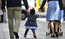 Los padres son los protagonistas de las ventas locales antes de la campa�a de primavera. 
