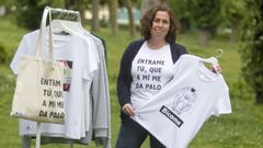 Susana Pedreira, retratada en Ares, donde vive y crea los dise�os de su marca, Ovella Oliveira