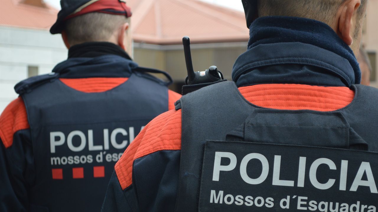 Detienen a una pareja que utilizó a su bebé como escudo humano tras atrincherarse tres horas en su vivienda en Fuerteventura