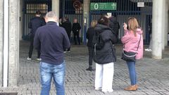 Desde las ocho y media de esta ma�ana hab�a colas para acceder a las oficinas del Racing