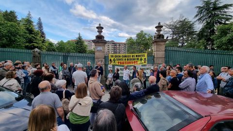 Asamblea vecinal en protesta por la tala del Xardín do Posío.