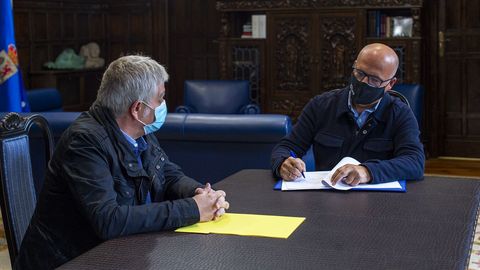 Jose Manuel Baltar firma el nombramiento de Miguel Caride como vicepresidente segundo de la Diputaci�n