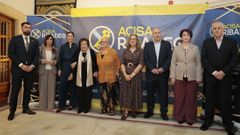 Los responsables de los negocios premiados en la gala de anoche, junto a la presidenta y el gerente de Acisa
