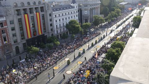 Expectaci�n en la calle Alcal�
