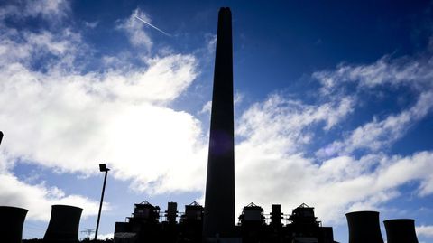 Las centrales trmicas, como la ya cerrada de Endesa en As Pontes, son grandes emisoras de CO2