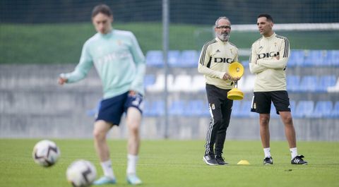 lvaro Cervera y Roberto Perera, en El Requexn, con Marcelo Flores delante