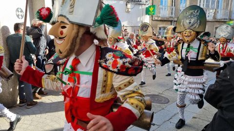 Viana acoge la mayor mascarada de la Pennsula Ibrica.Cigarrns de Verin en el desfile.