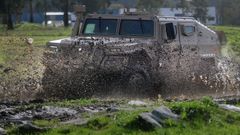Un veh�culo militar Vamtac en el campo de pruebas de Urovesa.