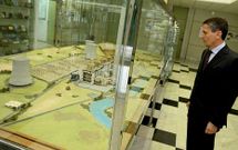 El consejero delegado de Endesa, Andrea Brentan, en una visita a la central de As Pontes.