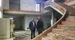 Tour�s y Dur�n, ayer en el interior del Pazo de Vista Real. 