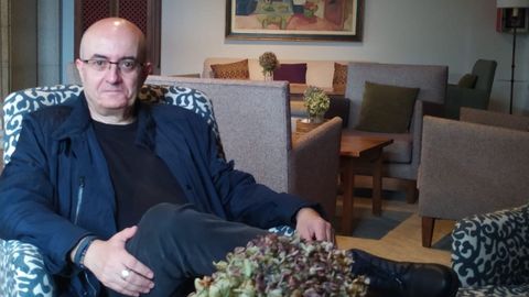 Luis Corti�as public� los libros �Del �lgebra de la palabra� y �C�digo Hobo�