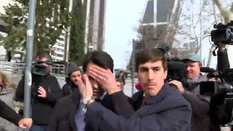 Accidentada salida de los juzgados de Gonz�lez Amador