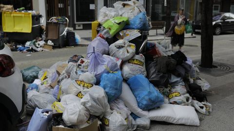 La huelga de la basura de A Corua desbord las calles de la ciudad durante mes y medio. El paro incluso lleg a provocar la declaracin de emergencia sanitaria. 28/07/2024