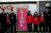 La delegaci�n que estuvo en Gij�n con sus medallas.
