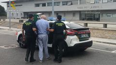 El presunto estafador fue detenido en Sanxenxo.