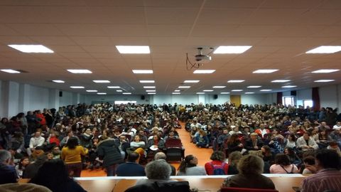 Asamblea en Oviedo de los trabajadores de supermercados