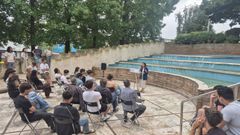 Avia Veira, candidata del BNG a la Alcald�a de A Coru�a, eligi� la plaza del Tebeo para analizar el problema de la vivienda en un acto p�bico organizado con Galiza Nova