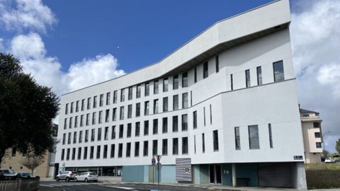 Exterior del edificio de alquiler social intergeneracional, en la calle Sergio Rivera Chao