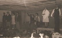 Candea na representaci�n de Noite de lobos, en 1975<span lang= es-es >. </span>