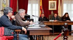 La oposici�n forz� la celebraci�n del pleno de ayer, para reactivar temas que considera parados.