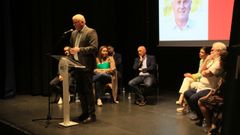 Xos� Lois Pi�eiro estuvo arropado por los siete primeros miembros de su candidatura