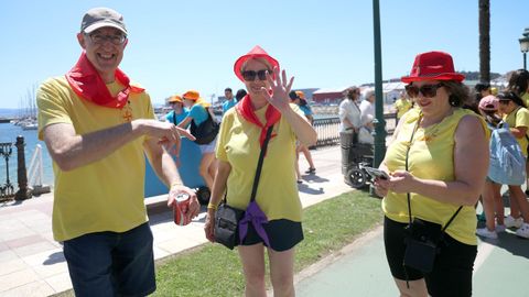 Festa da Dorna: Rejata de Embarcasi�ns feitas a machada e pan de millo na playa de Coroso