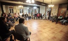 Cu��a presidi� una reuni�n a la que acudieron todos los colectivos y representantes municipales. 