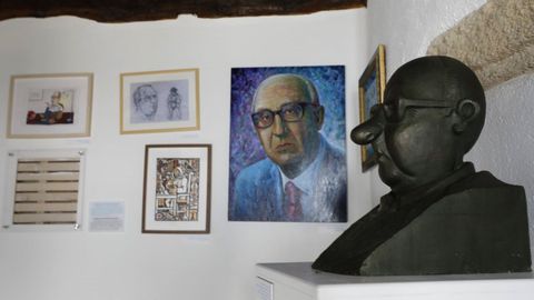 Una estancia de la Casa Museo �lvaro Cunqueiro, en la Praza da Catedral mindoniense