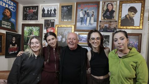 Francisco Pico con el grupo tinerfe&ntilde;o Nueva L&iacute;nea que ha causado sensaci&oacute;n, en La Conservera en su primera cita en A Mari&ntilde;a