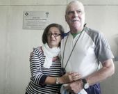 Alejandro Garc�a Fari�a y su mujer se emocionaron en la inauguraci�n del pabell�n del Cabanillas que lleva su nombre. 