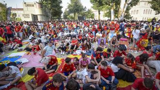 Aficionados en la Alameda de Pontevedra