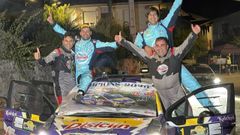 �lex Moure, abajo a la izquierda, junto a sus compa�eros de escuder�a.