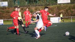 Imagen del partido de la primera vuelta disputado en Vilas entre el Uni�n de Asados y el Fisterra.