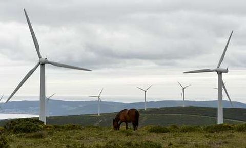 Uno de los parques e�licos de Dumbr�a, municipio con 120 megavatios instalados.