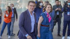 Alberto N��ez Feijoo y Cuca Gamarra a su llegada al congreso del PP en Sevilla