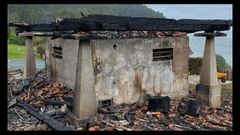 El incendio calcin� por completo la caseta de madera