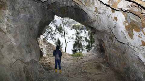 La Cova de San Xo�n Vello es uno de los atractivos del municipio por su belleza