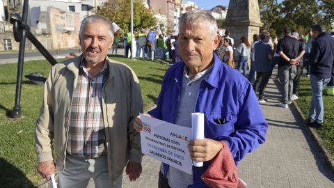 Eduardo Saavedra y Javier Bouza son dos de los afectados que se concentraron en Ferrol