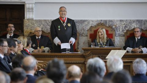 El presidente del Tribunal Superior de Xustiza de Galicia, Ignacio Picatoste; junto al fiscal superior de Galicia, Fernando Suances; la presidenta del Tribunal Superior y el CGPJ, Isabel Perelló, y el magistrado José María Gómez y Díaz-Castroverde